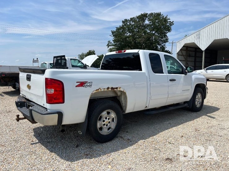 2013-chevrolet-silverado-image-9