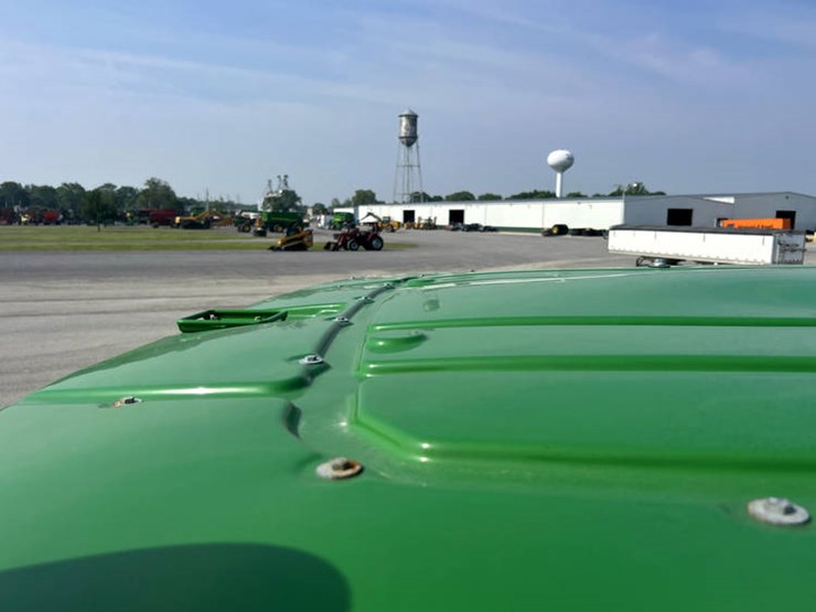 2012-john-deere-8285r-image-68