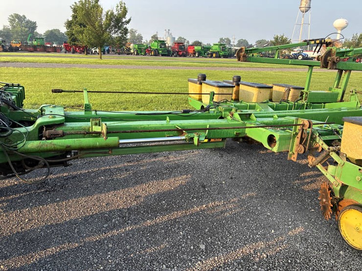 john-deere-7000-image-51