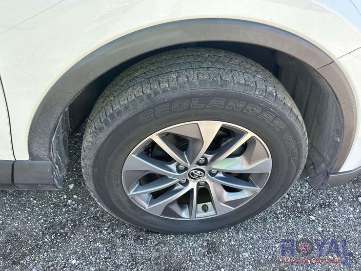 2018-toyota-rav4-image-32