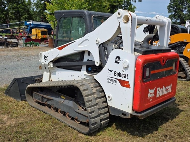 2022-bobcat-t770-image-4