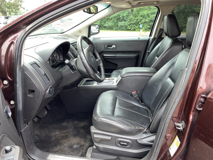 2010-ford-edge-image-51