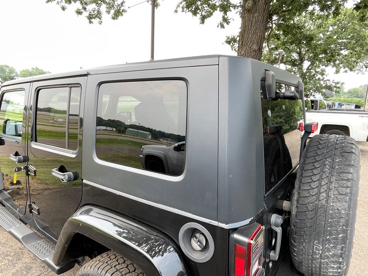 2007-jeep-wrangler-unlimited-sahara-image-19