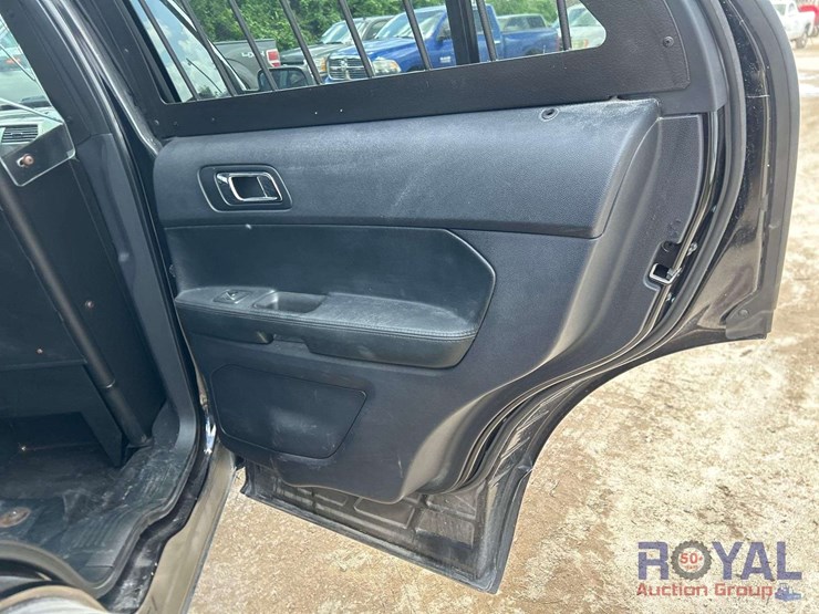 2018-ford-explorer-image-21