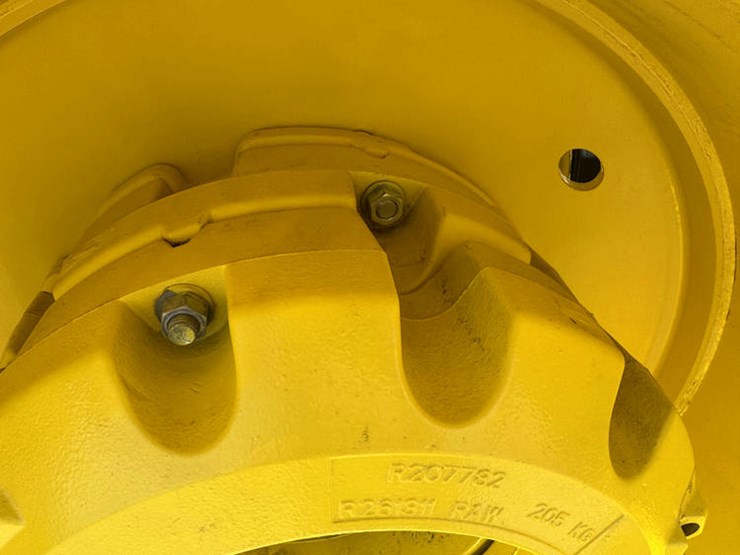 2017-john-deere-9570r-image-13