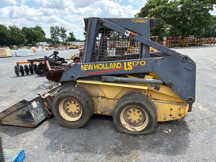 new-holland-ls170-image-5