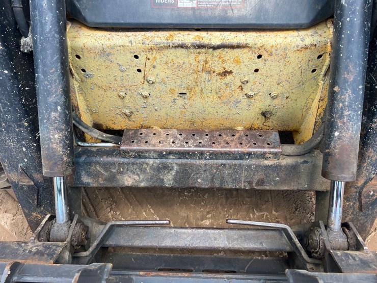 new-holland-l180-image-10
