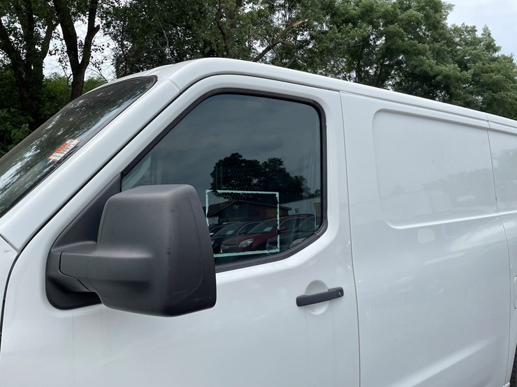 2013-nissan-nv2500-image-15