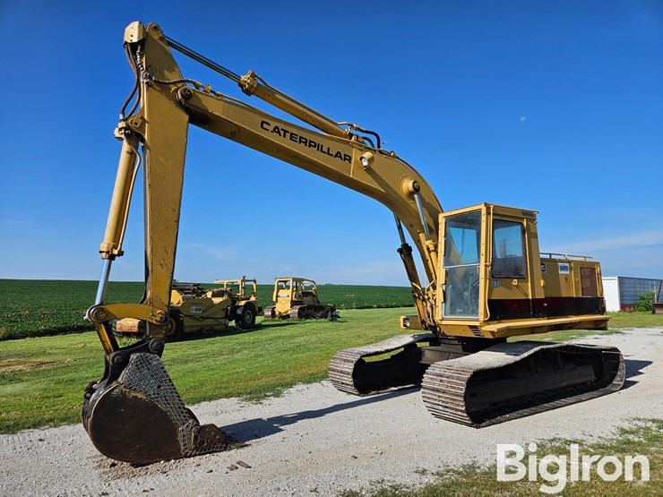 1981-caterpillar-225-image-1