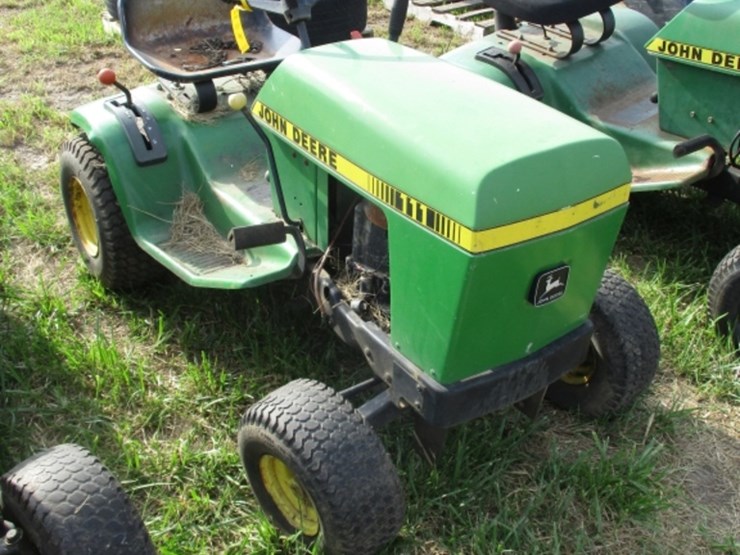 john-deere-110-image-1