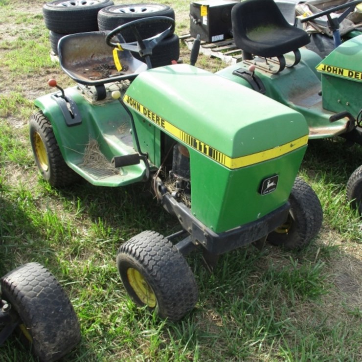 JOHN DEERE 110