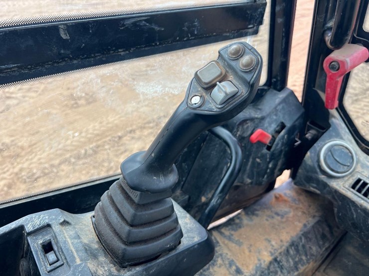 jcb-3ts-8t-image-27