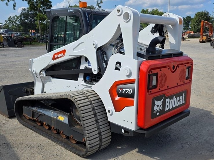 2023-bobcat-t770-image-4