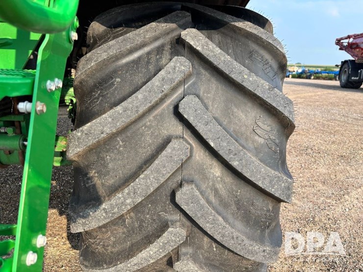 2019-john-deere-f4365-image-35