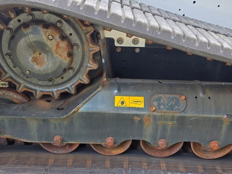 2023-bobcat-t770-image-14