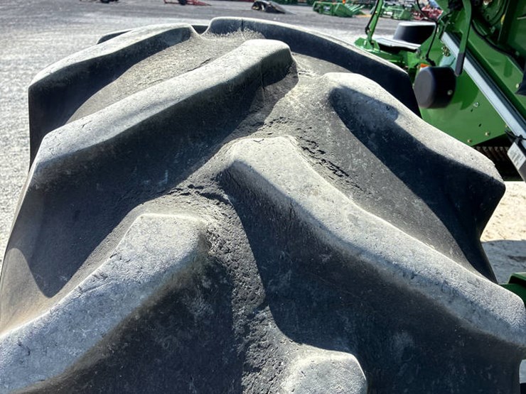 2013-john-deere-s670-image-46