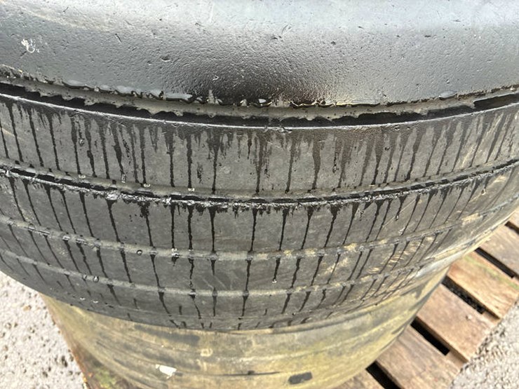 #113247-•-19l16.1-sl-tires-on-rims-image-4