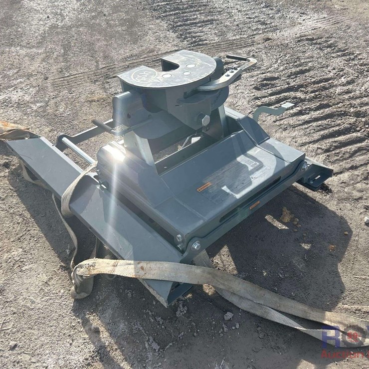 BW RVB3405 20,000lbs 5th Wheel Hitch Base