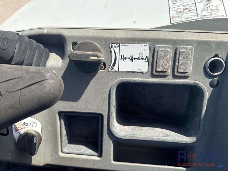 2019-bobcat-e32i-image-20