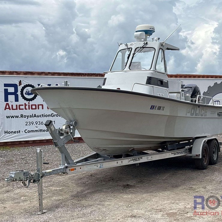 2009 MIE Conter Console Police Patrol Boat with T/A Boat Trailer