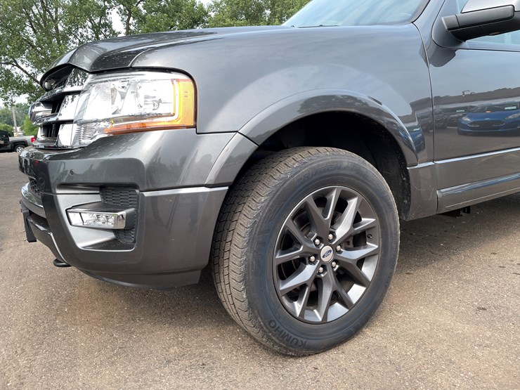 2017-ford-expedition-limited-image-11