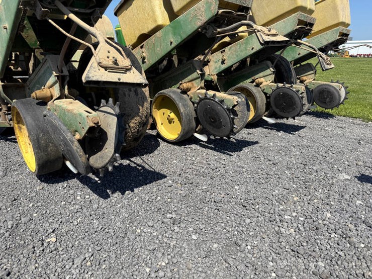 john-deere-7000-image-11
