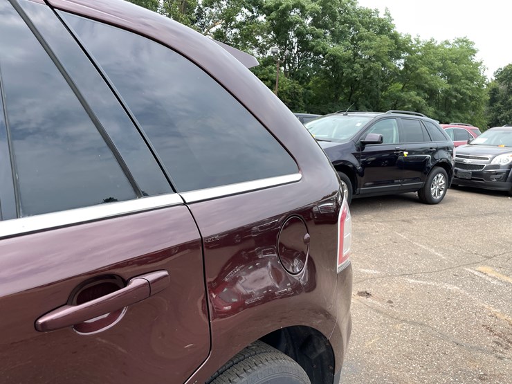 2010-ford-edge-image-23