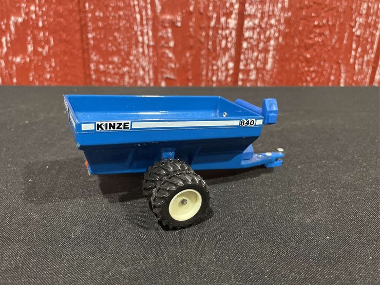 1999-kinze-840-image-7