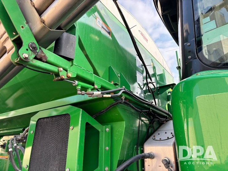 2019-john-deere-f4365-image-72