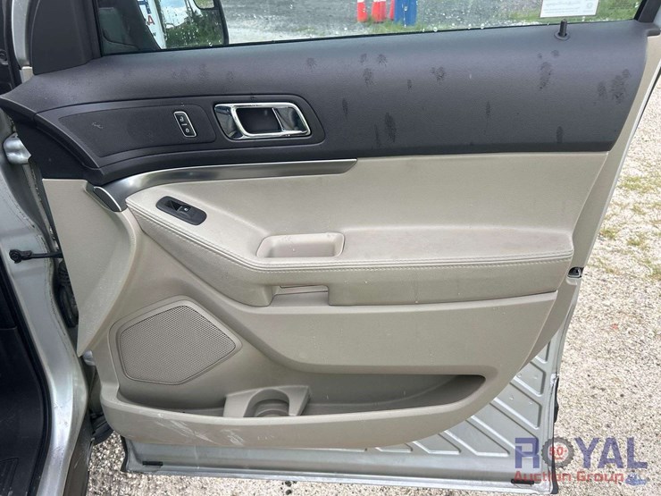 2013-ford-explorer-image-28