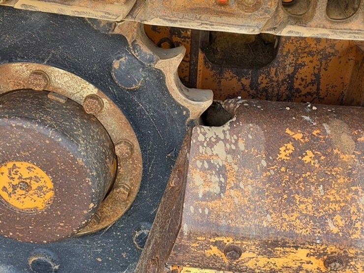 2012-case-850l-xlt-image-36