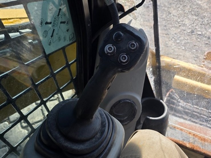 2012-caterpillar-272c-image-51