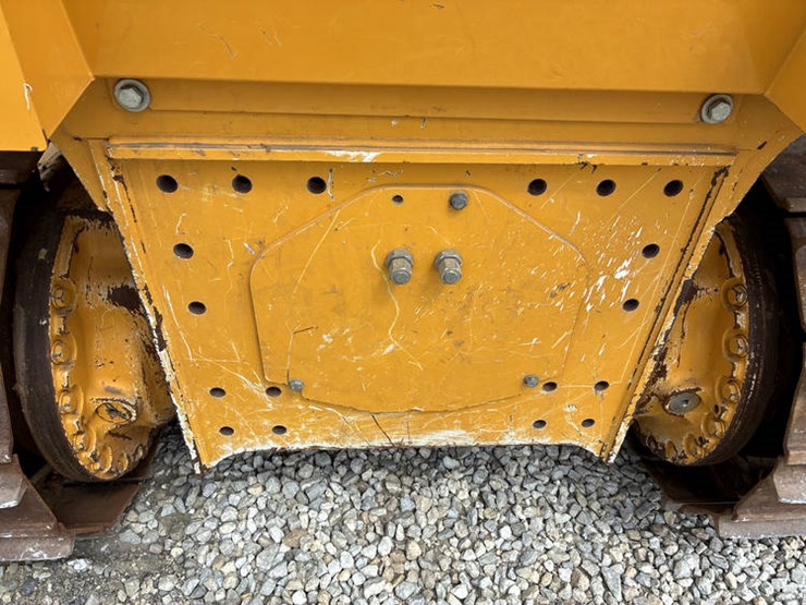 2022-john-deere-450-image-35