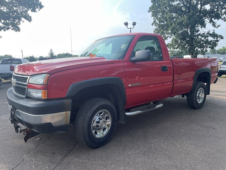 2006-chevrolet-silverado-2500-image-4