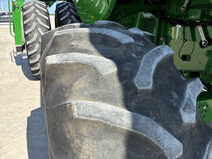 2013-john-deere-s670-image-41