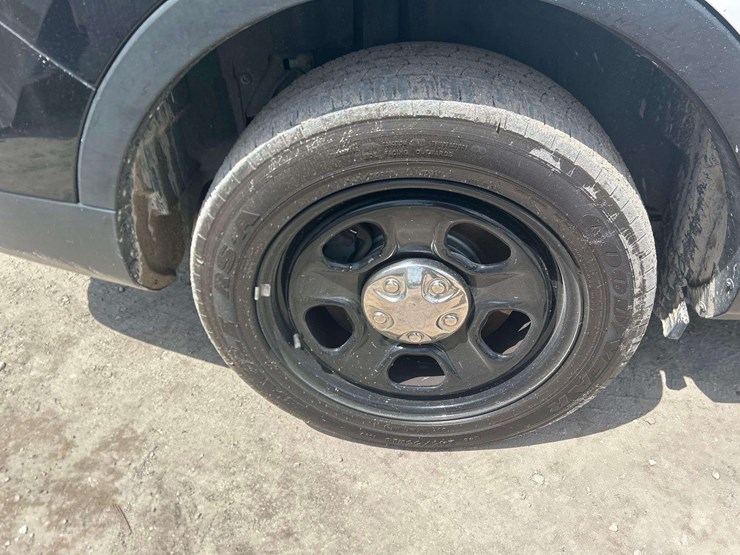 2016-ford-explorer-image-27