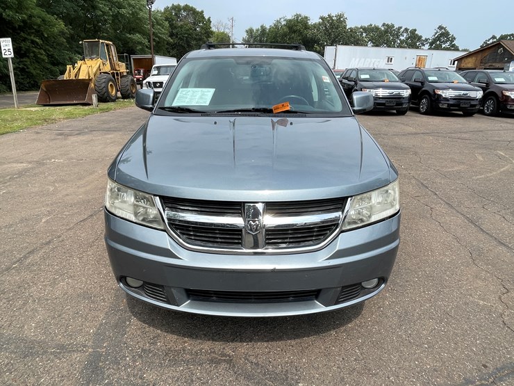 2010-dodge-journey-sxt-image-2