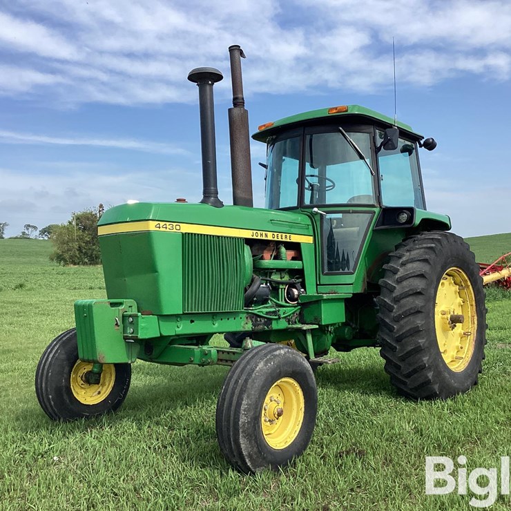 1976 JOHN DEERE 4430