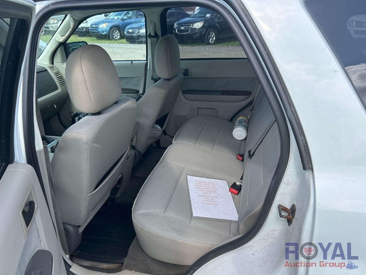 2012-ford-escape-image-17