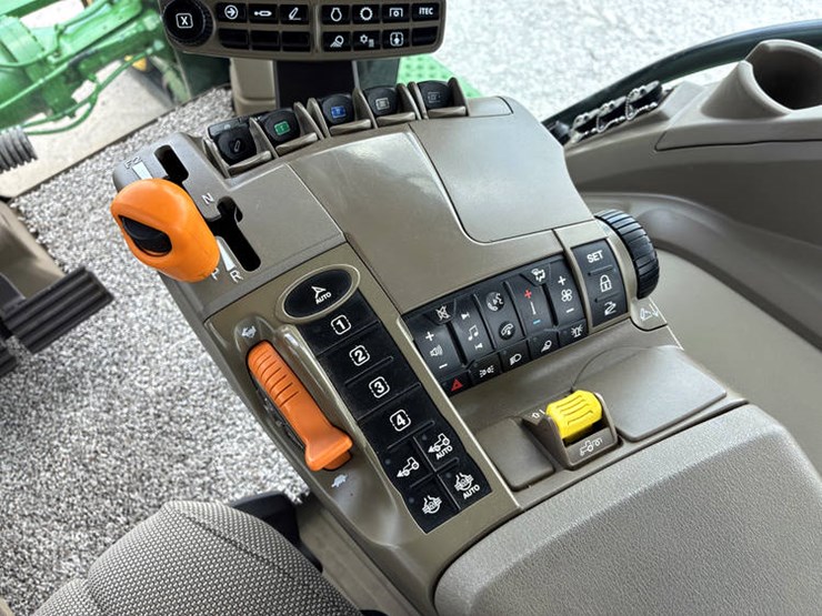 2021-john-deere-8rx-310-image-107