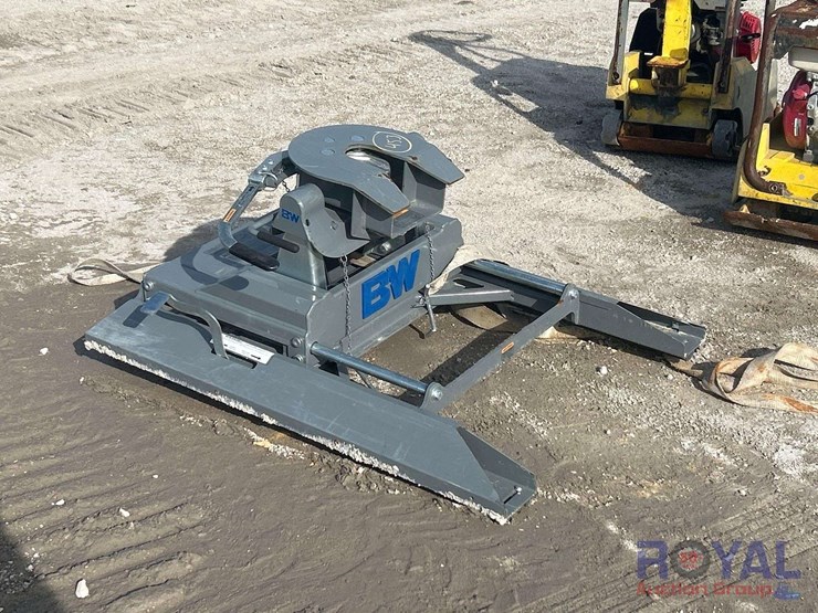 bw-rvb3405-20,000lbs-5th-wheel-hitch-base-image-3
