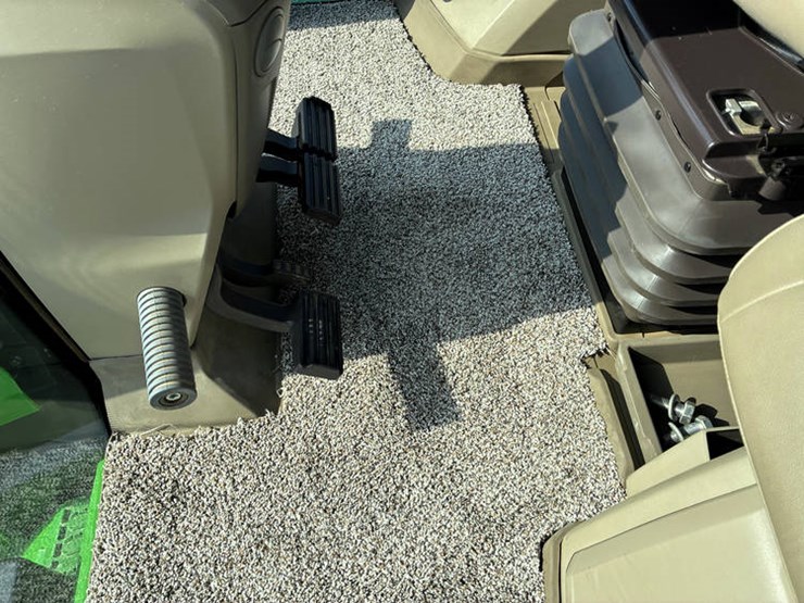 2022-john-deere-8r-310-image-85