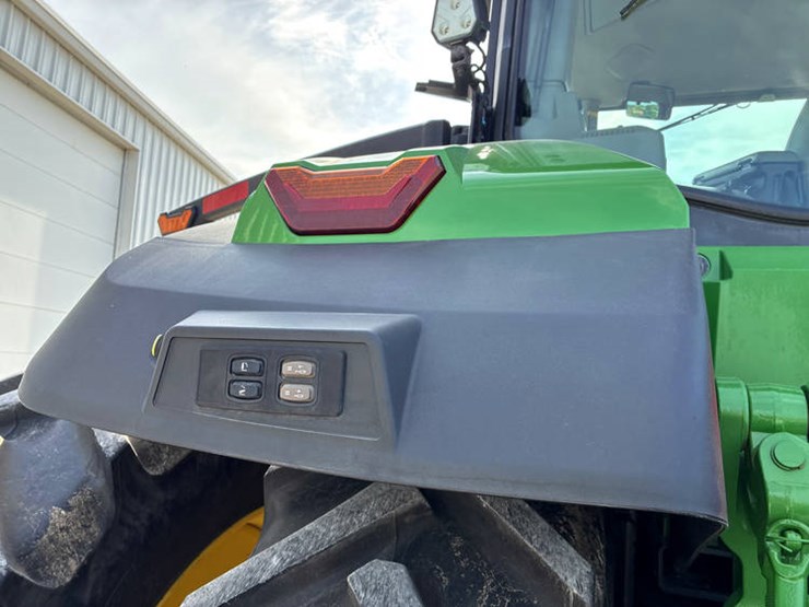 2022-john-deere-8r-310-image-30