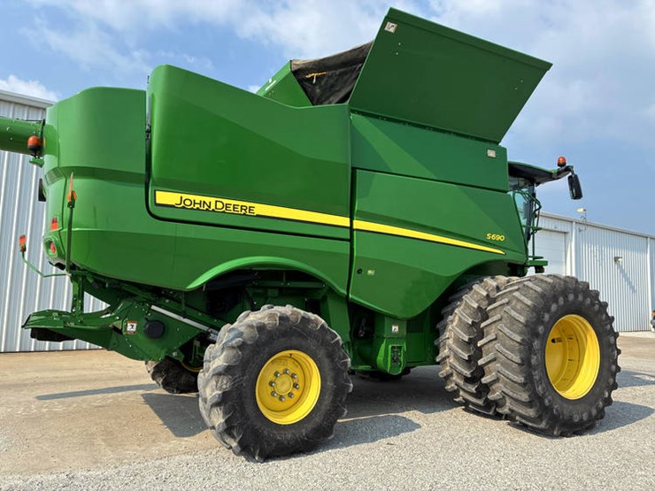 2014-john-deere-s690-image-3