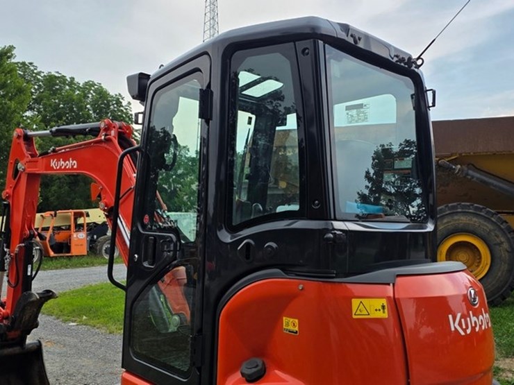 2021-kubota-kx033-4-image-18