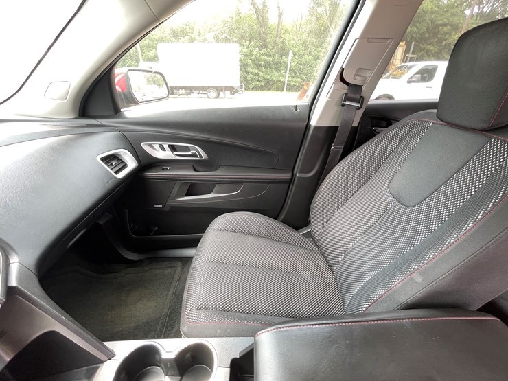 2015-chevrolet-equinox-lt-image-45