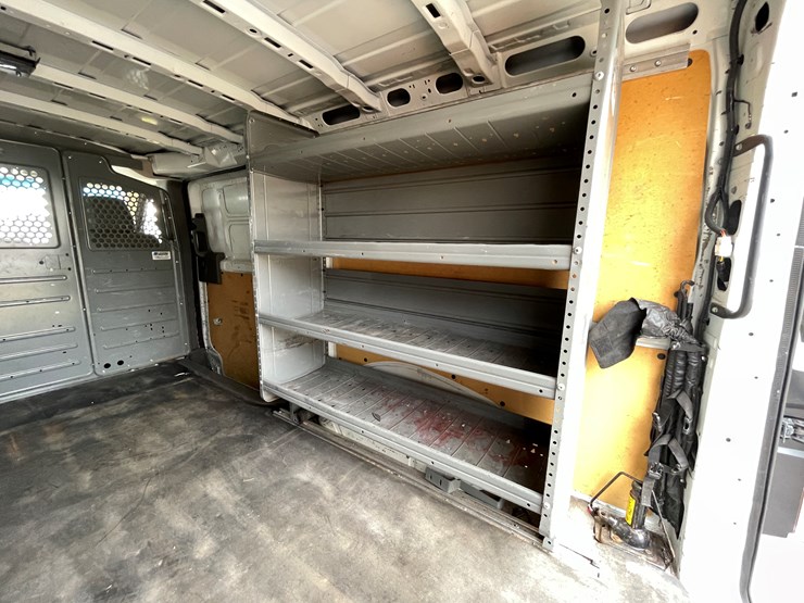 2013-nissan-nv2500-image-68