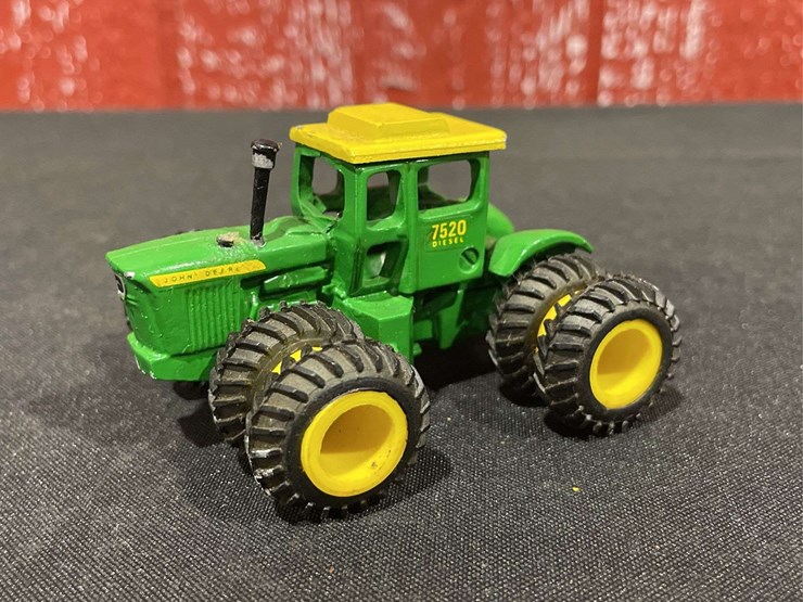 john-deere-7520-image-1