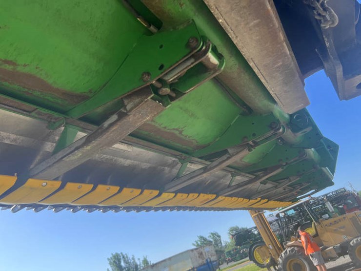 2010-john-deere-630f-image-29