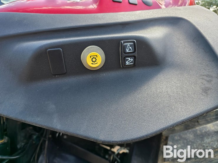 2021-case-ih-magnum-380-rowtrac-image-11